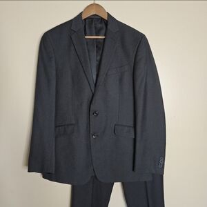 Kenneth Cole Reaction 2 Piece Slim Fit Suit 40R